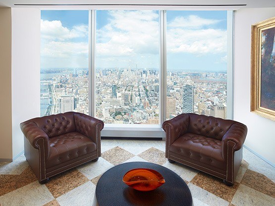 gallery-one-world-trade-center-new-york-waiting-area-view.jpg